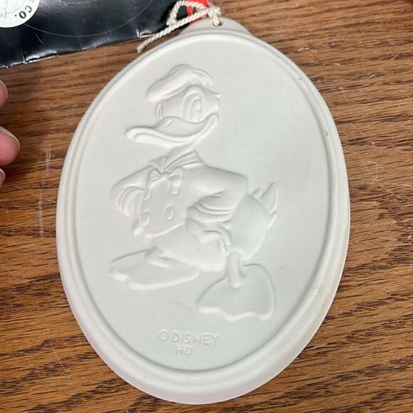 Disney’s Donald Duck Cookie Molds & Stamps, set of 2 nwt - Picture 5 of 7